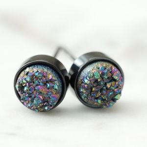 NEW! Kinsley Armelle Black Elara Quartz Earrings